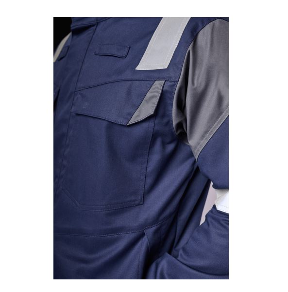 Cazadora Sioen Bennu multinorma, con protección arco eléctrico (APC1), repelente de químicos y bandas reflectantes (EN17353), certificada para 100 lavados industriales.